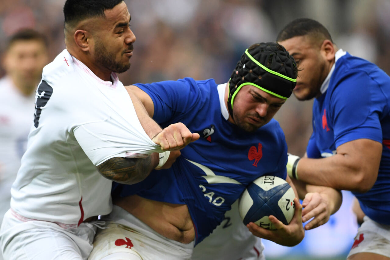 Gregory-Alldritt-casque-charge-centre-anglais-Manu-Tuilagide-victoire-XV-France-Six-nations-Stade-France-2-fevrier-2020_1_1400_933-1280x853.jpg