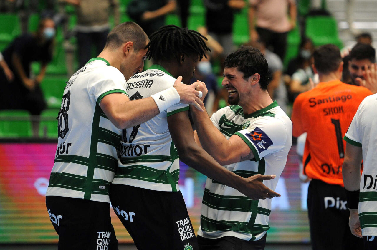 scp-aek-and-1280x851.jpg