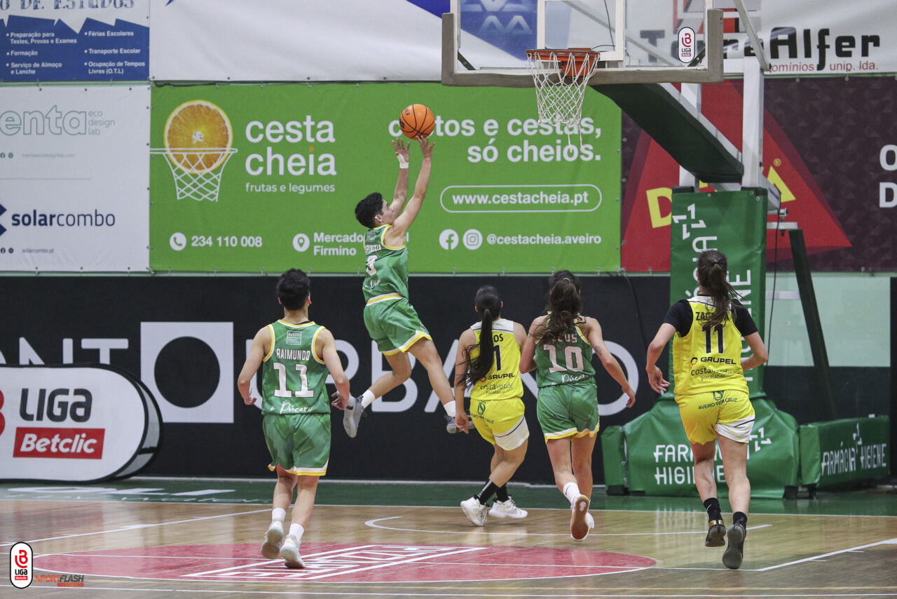 Clube de Basquete de Viana conquista vitória nos Açores para o campeonato