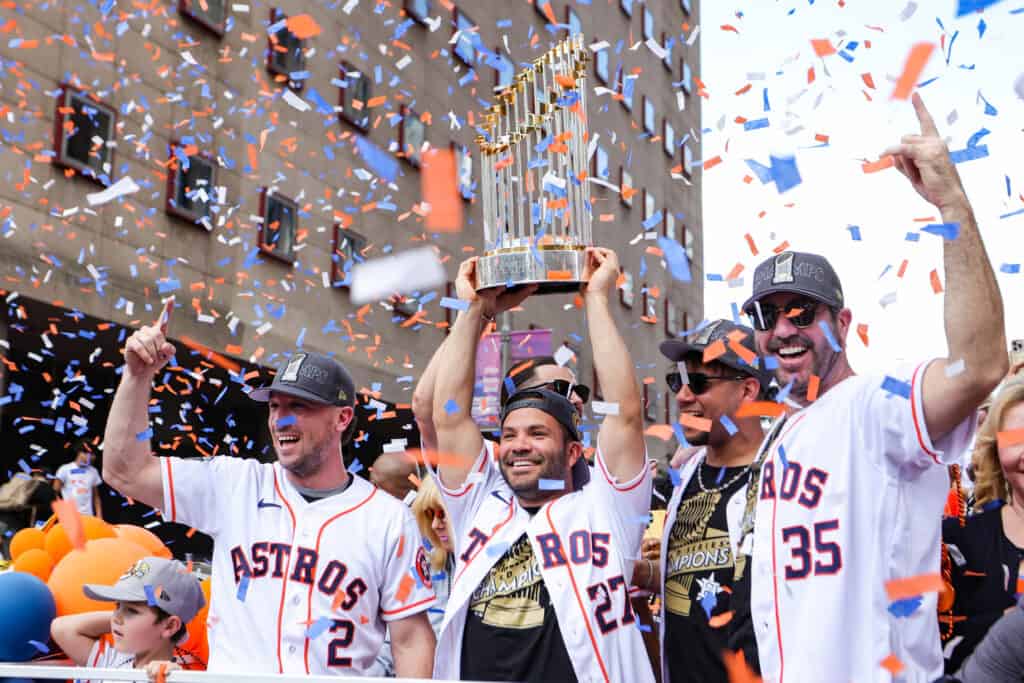 A-equipe-do-Houston-Astros-e-a-grande-campea-da-World-Series-2022-Carmen-Mandato-Getty-Images.jpg