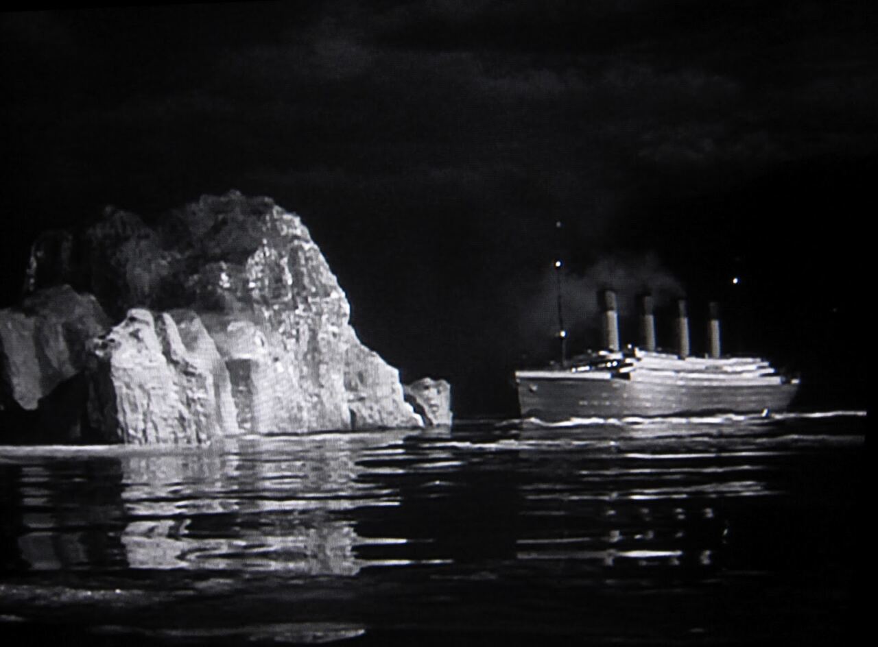 Titanic-1953-iceberg-disaster-movie-1280x944.jpg
