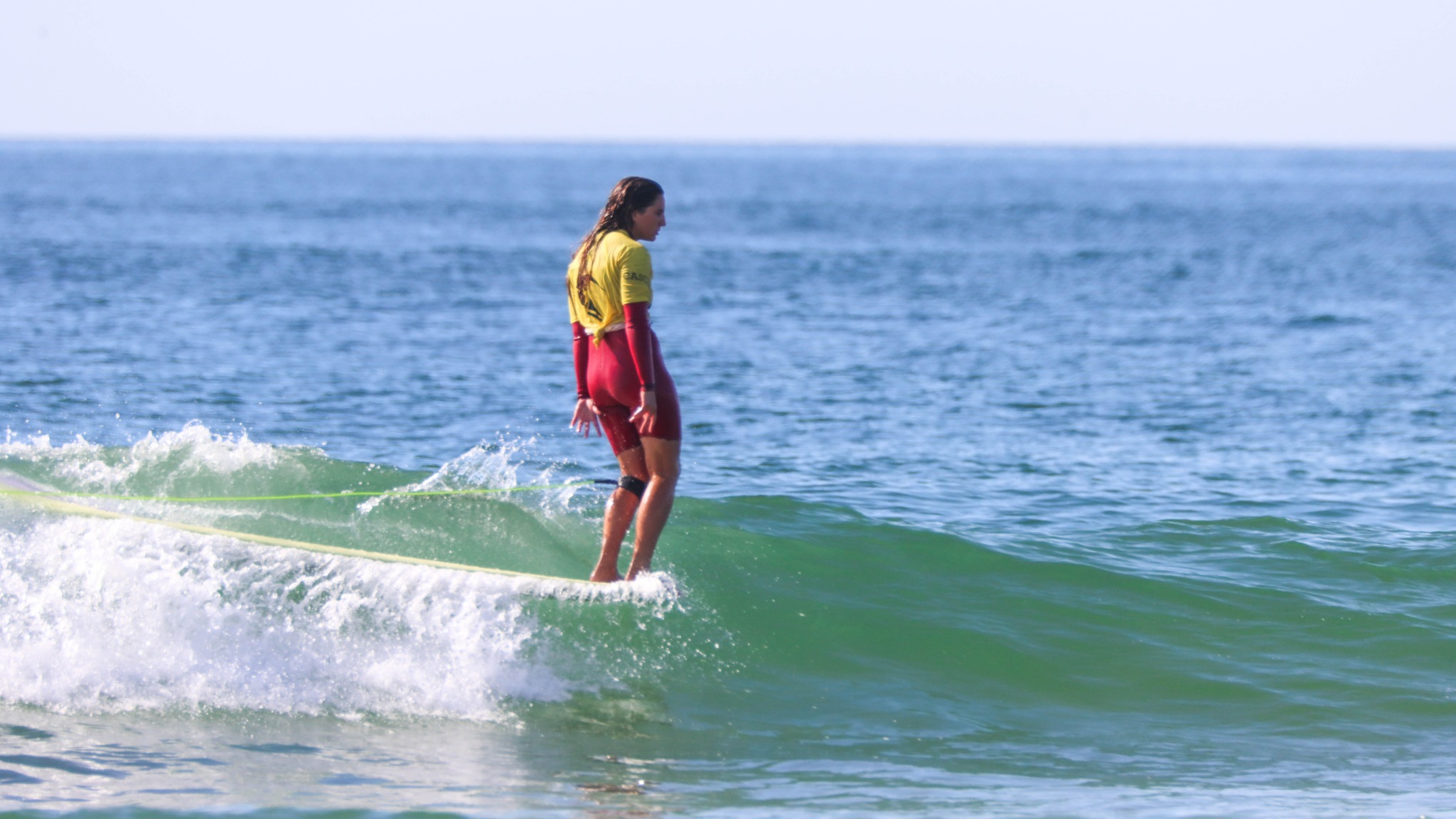 Raquel Bento Campeã Nacional Feminina de longboard em 2024 (Fotografia de João Araújo /Surfing Club de Portugal)