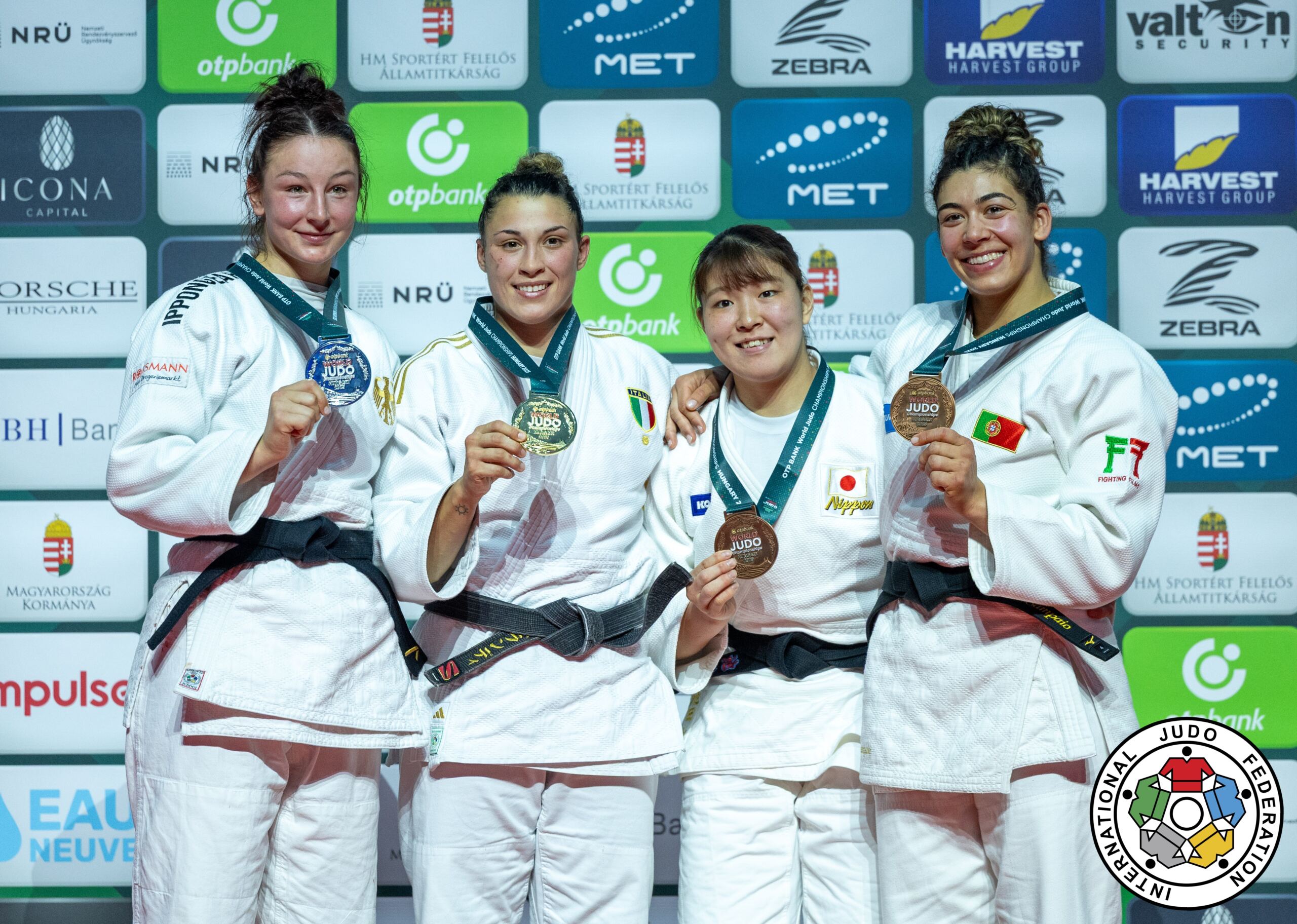 Patrícia Sampaio medalhada (Foto: IJF)