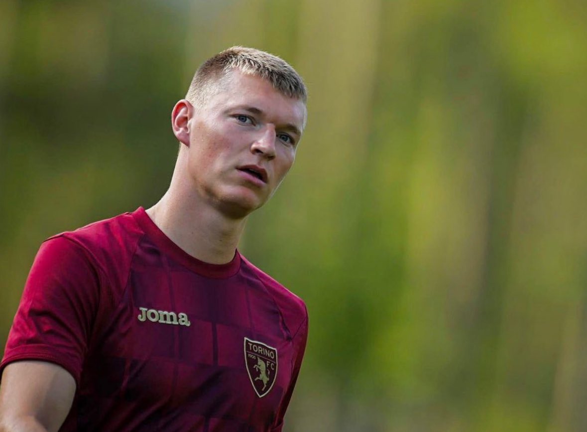 GHcFrWFXgAA-t-Q.jpg